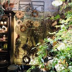 エル・バウ・デコラシオン - 生花の他にスワッグ、リース、ブーケ、フラワーベース、観葉植物など販売しています( ^ω^ )