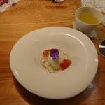 bistro Chic - 焼き茄子の自家製アイスクリーム　トマトのコンポート　白ワインのジュレとスパイスの泡添え