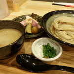 麺家 幸先坂 - 鶏と魚介と香味野菜の濃厚つけ麺 1.080円