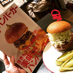 ICON - 高知ソーセーチバーガー¥１６５０、ヤングコーン¥３００