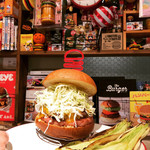 ICON - 高知ソーセーチバーガー¥１６５０、ヤングコーン¥３００