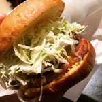 ICON - 高知ソーセーチバーガー¥１６５０、ヤングコーン¥３００