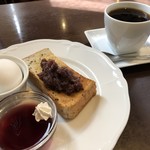 がじゅまる珈琲 - ブレンドコーヒー420円と小倉トーストのモーニング
