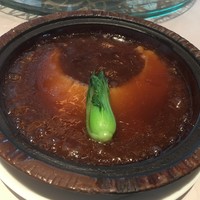 中国飯店 麗穂 - 上海風ふかひれの姿土鍋煮込み