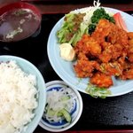 鳳華飯店 - とりの大盛りから揚げ・ライス！