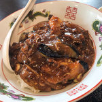中華料理 香香 - 丼は「麻婆茄子丼」。ピリ辛でボクにはちょうど良い辛さ。