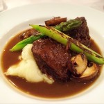 レストラン プティルッソ - （2019年3月）
      牛ほほの赤ワイン煮込み（2000円）
      肉が苦手なはずのMさんがあえて挑戦！
      こちらのお肉は美味しくいただけるとご満悦♡
      でも半分以上私がいただきました (*ﾉ∀`*)