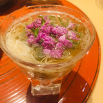 沼田 - 口直し：山芋素麺とジュンサイ