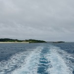 とくじん - ［2019/06］島を出る頃には厚い雲が島を覆っていました。なんだったんだ、あの晴天…