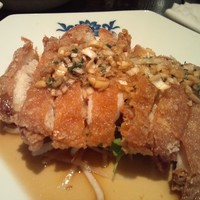 博多華都飯店 - 油淋鶏腿　（鶏の唐揚げ甘酢ソース）