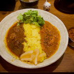 SPICY CURRY 魯珈 - 選べる２種カレー(魯珈チキン&ラムビンダル) 850円 + ライス大盛り 100円