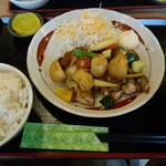 鳥良商店 - 彩り野菜のチキンステーキ定食 890円
