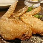 飲んべぇ食堂 らくだ屋 - 手羽先唐揚げ