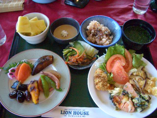 ライオンハウス 烏山 定食 食堂 食べログ