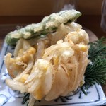 カフェアンドショップ ロータスランド - 2019/06/29
      きまぐれサラダ 450円
      おまかせセット 550円
      和パフェ 620円
      ドリンクセットアイスミルク 190円