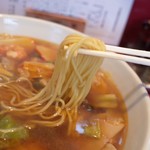 康華飯店 - 中細ストレート麺