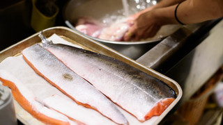 Brasserie Les Cercles - 新南樽市場で仕入れる魚