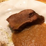 アンディアーモ アッラ ウシータ - 牛タンの煮込み ペアラのソース