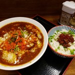 辛っとろ麻婆麺 あかずきん  - 