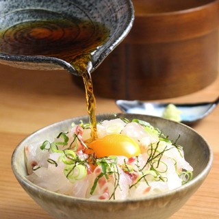Luxurious egg-cooked rice ≪Tai-meshi with wild red sea bream≫