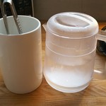 新家 - トングとピッチャー完備