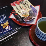 吉弥 - お部屋のお菓子類