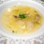 ノースイン - ディナーコース：白菜とベーコン 帆立のスープ