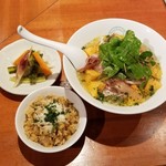 麺屋 六感堂 - デカメロン伝説（冷製夕張メロンラーメン）＋ボロネーゼ炊き込みご飯＋自家製ピクルス