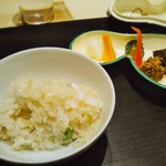 銀座 よし澤 - 食事　スズキと枝豆と新生姜の土鍋ごはん　香の物