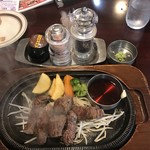 Suehiro Kan - ヒレのサイコロステーキ