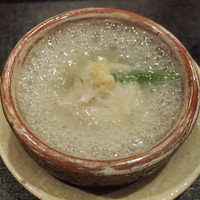 津の守坂 小柴 - 鱧をハマグリだしの葛と玉ねぎのすり流しで