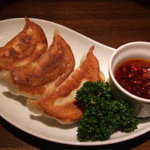 中華DINING BAR龍鳳 - 皮から手作り焼きギョーザ