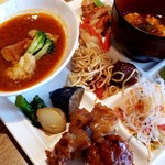 Kakiyasusanjakusanzumbashi - スープカレーや、麻婆豆腐、春雨のチリソース