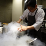 セララバアド - ピニャコラーダ　調理中