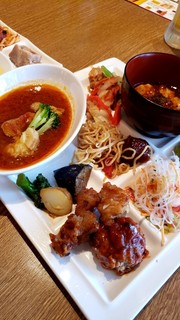 Kakiyasusanjakusanzumbashi - スープカレーや、麻婆豆腐、春雨のチリソース
