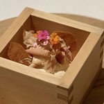 ラール・エ・ラ・マニエール - ◆アミューズ
      升に入れたフォアグラのムース 黒糖
      いちじくのジャム  