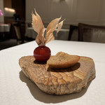 ラール・エ・ラ・マニエール - ◆小菓子
      フィナンシェ ほおづきとフランボワーズ
      
      