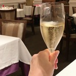 ラール・エ・ラ・マニエール - ◇シャンパン
      アンリオ　ブリュット スーヴェラン　【ジェロボアム】
      