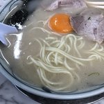 らーめん もとむら - 玉子ラーメン
            麺は中細ストレート麺