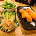 Sake To Meshi Sakaba Dan - 梅水晶、枝豆、トマトスライス