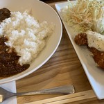 ぢょいふる - チキン南蛮＆牛すじカレー（￥850）