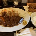 とんかつ ひろ喜 - 特選ロースとんかつ（120g）定食（￥800） ・広島産カキフライ（3ケ）（￥550）
