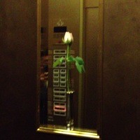 嘉門 - エレベータで１７階へ