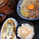 らーめんしょっぷ 中吉 - 牛すじまぜそば＋おまかせ丼