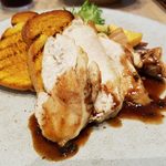MINORI RESTAURANT & BAR - 鶏胸肉ソテー　スパイシーなバルサミコソース