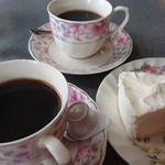 浮蓮渡 - チーズケーキセット。写真を撮る前に少し食べてしまいした