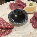 炭火焼肉ホルモン 横綱三四郎 - 