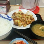 松屋 - 回鍋肉定食、キムチ？です