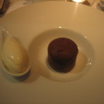 ル ベナトン - カシスのフォンダンショコラ