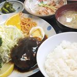 味恵 - ハンバーグ定食(580円)